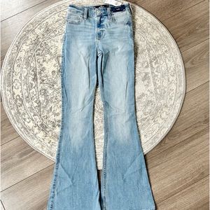 Hollister Women’s High Rise Flare Soft Stretch Jeans - 25R - NWT